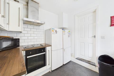 1 bedroom in a house share to rent, Ena Street,  Hull, HU3