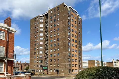 2 bedroom apartment for sale, South Terrace, Littlehampton BN17
