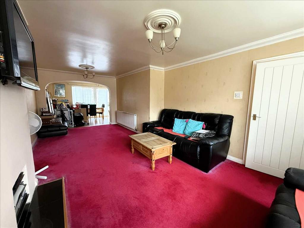 Lounge/Dining Room