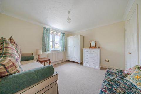 undefined, Gloucester Court Mews,  High Street,  Witney,  OX28