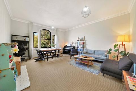 2 bedroom apartment for sale, Camden Road, London, NW1