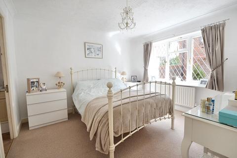 undefined, Kings Worthy