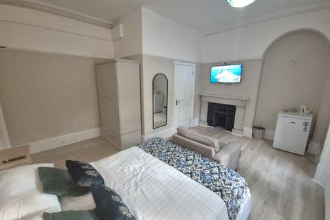 1 bedroom in a flat share to rent, Broomfield Road, Sheffield S10