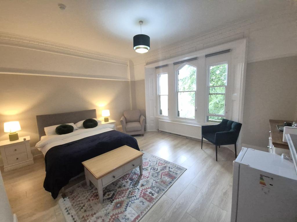 Bedroom 4 (Ensuite)