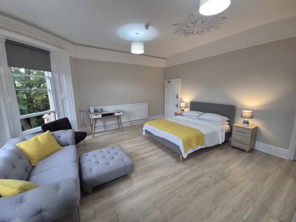 Room 6 Couple Rooms - £1200.00