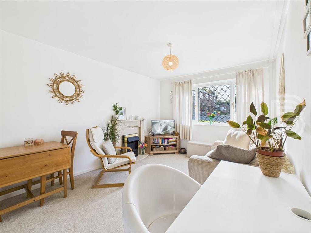 CAM05587 G0-PR0045-STILL013.jpg