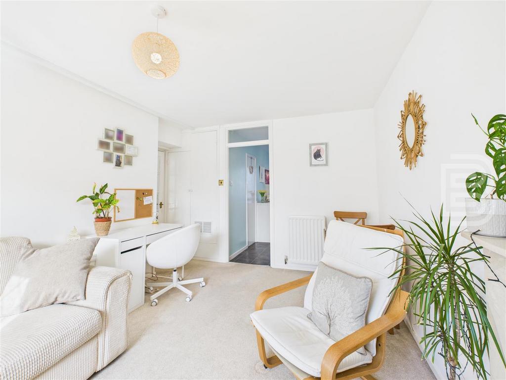 CAM05587 G0-PR0045-STILL015.jpg