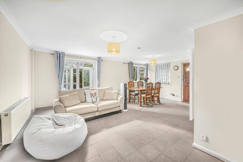 3 bedroom end of terrace house for sale, Friars Mead, Manchester Road, London