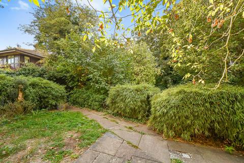 3 bedroom end of terrace house for sale, Friars Mead, Manchester Road, London