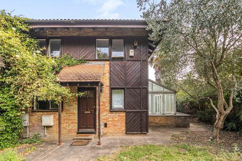 3 bedroom end of terrace house for sale, Friars Mead, Manchester Road, London