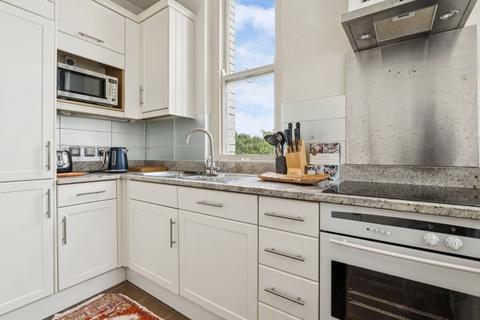 2 bedroom flat for sale, Marloes Road, London