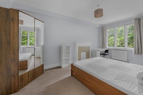 3 bedroom flat for sale, Sussex Gardens, Hyde Park, London