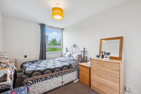 2 bedroom flat for sale, Watford Close, London