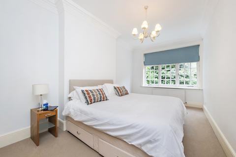 2 bedroom flat to rent, Bracknell Gardens, Hampstead, London