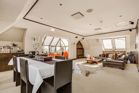 3 bedroom flat for sale, Watermans Quay, William Morris Way, London