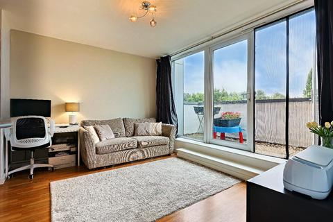 undefined, Magnetic Crescent, Enfield