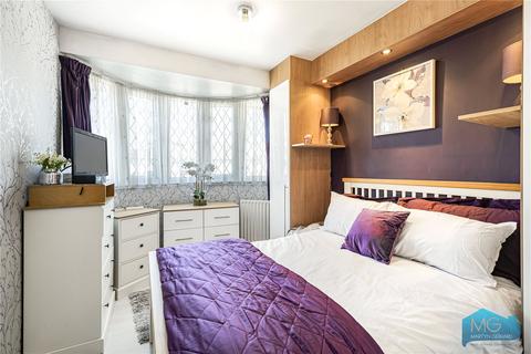 35 Melbourne Way, Enfield, EN1 1XG