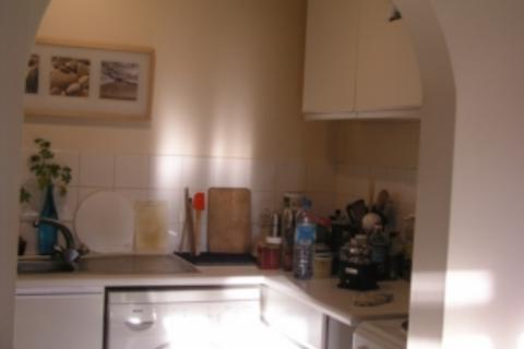 1 bedroom flat for sale, Colindeep Lane, London NW9