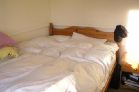 1 bedroom flat for sale, Colindeep Lane, London NW9