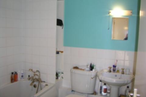 1 bedroom flat for sale, Colindeep Lane, London NW9