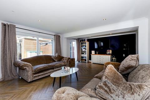 undefined, High Street, Henlow SG16