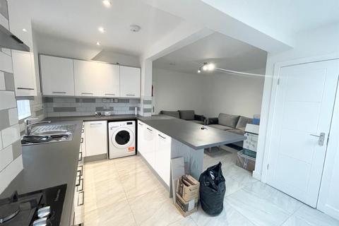 6 bedroom semi-detached house to rent, *£125pppw excluding bills* Coventry Road, Beeston, Nottingham, NG9 2EG