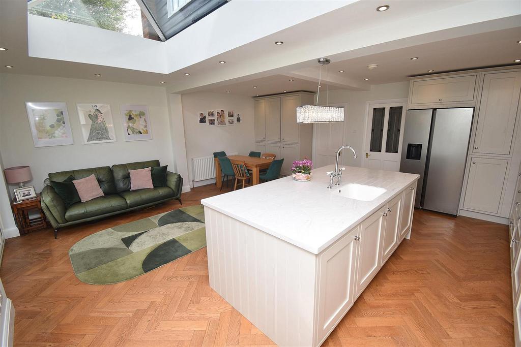 Kitchen4.JPG