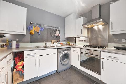 1 bedroom flat for sale, Du Cane Road, London, W12 0