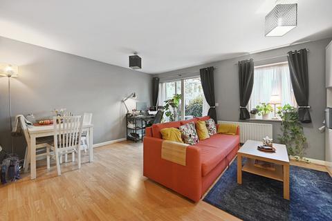 1 bedroom flat for sale, Du Cane Road, London, W12 0