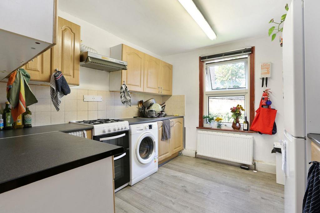 Kitchen ALT.jpeg
