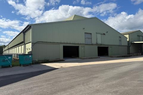 Property to rent, 17 Emms Ln Horsham RH13 0TR