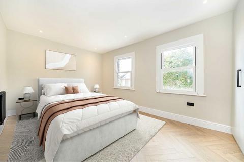3 bedroom flat for sale, Thurlow Hill, London SE21