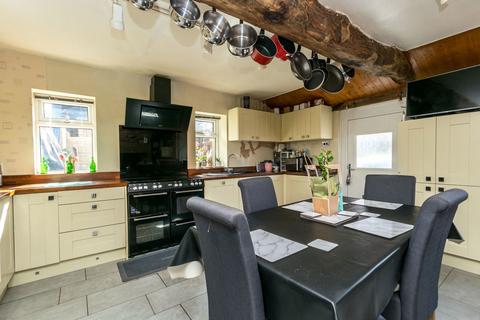 2 bedroom terraced house for sale, Lodge Street, Skelmanthorpe, HD8