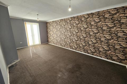 3 bedroom semi-detached house for sale, Laughton Way North, Lincoln