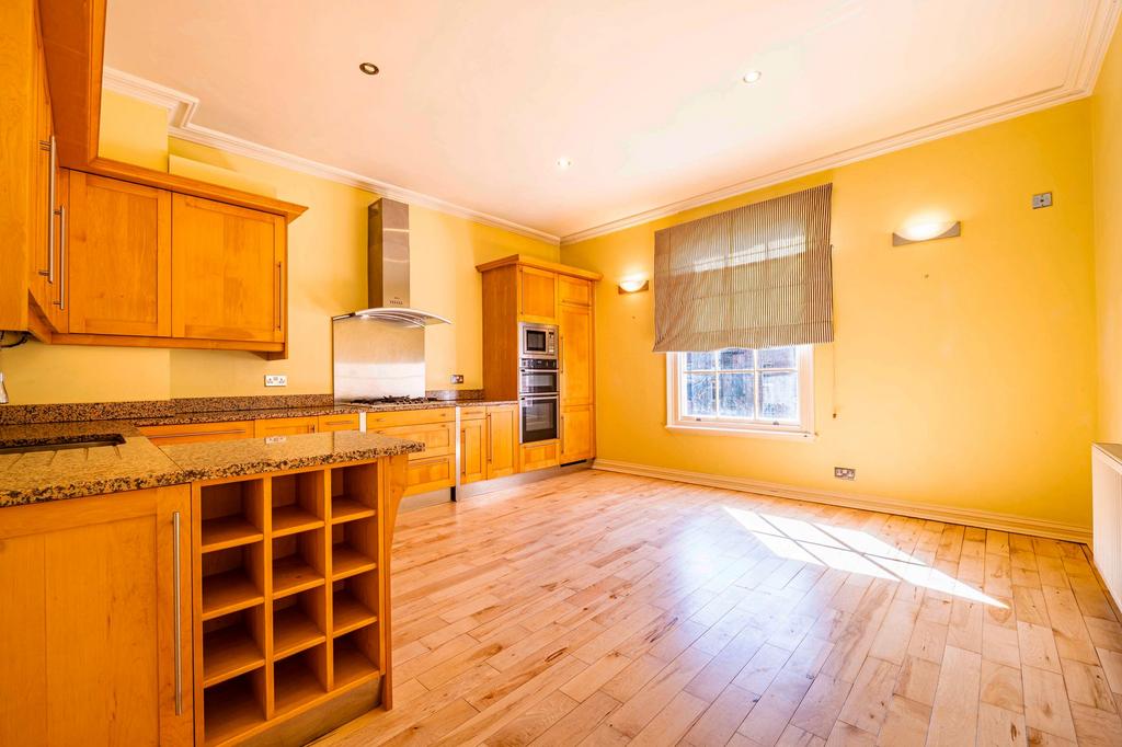 Kitchen/Dining