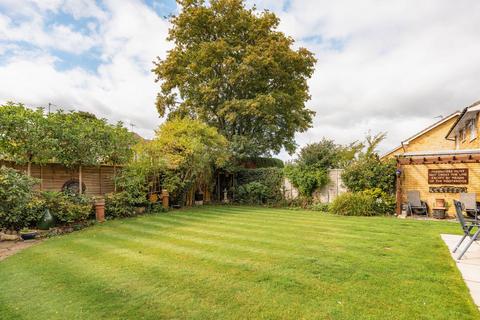 undefined, Netherby Close, Tring, Hertfordshire HP23
