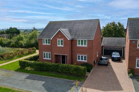 5 bedroom detached house for sale, Hollyblue Close, Drakes Broughton WR10