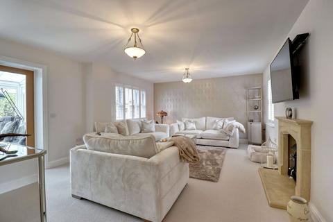 5 bedroom detached house for sale, High Wych Road, Sawbridgeworth, CM21
