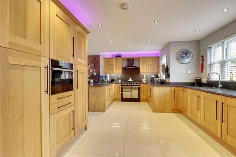 5 bedroom detached house for sale, High Wych Road, Sawbridgeworth, CM21