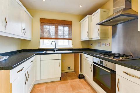 3 bedroom end of terrace house for sale, Damson Close, Red Lodge