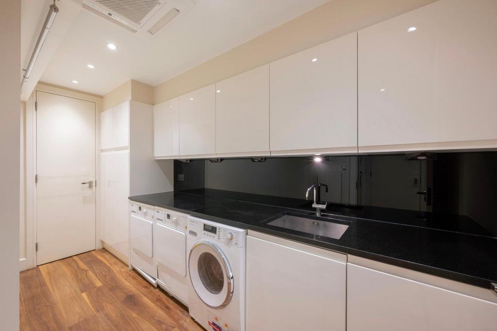Flat 64-66 Riverside One Hi-63.jpg