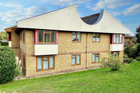 2 bedroom apartment for sale, Outwood Common Road, Billericay CM11