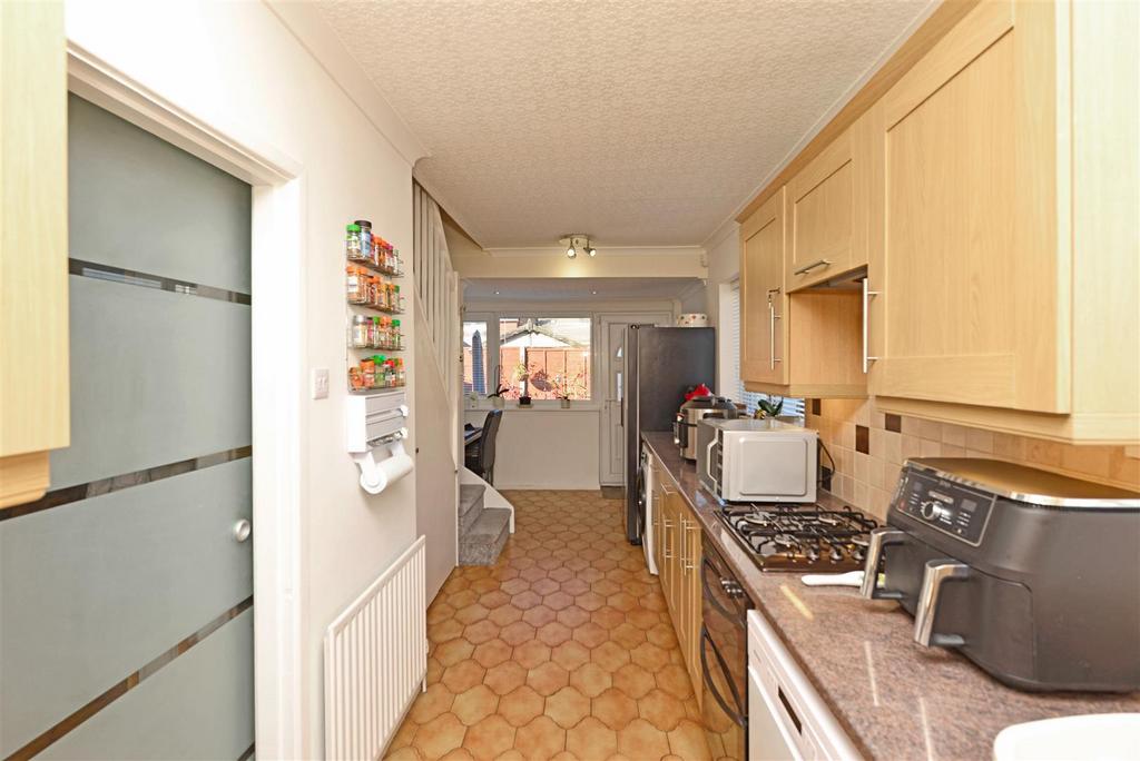 Fitted Breakfast / Dining Kitchen: