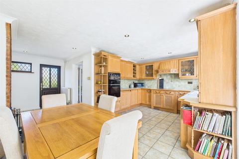 undefined, Cedar Close, Mattishall