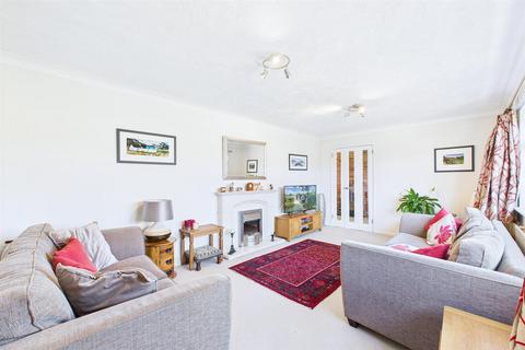 3 bedroom bungalow for sale, Cedar Close, Mattishall