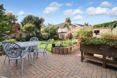 4 bedroom detached house for sale, Newstead Road, Great Wakering SS3