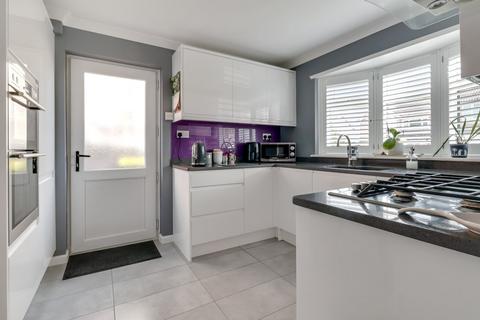4 bedroom detached house for sale, Newstead Road, Great Wakering SS3