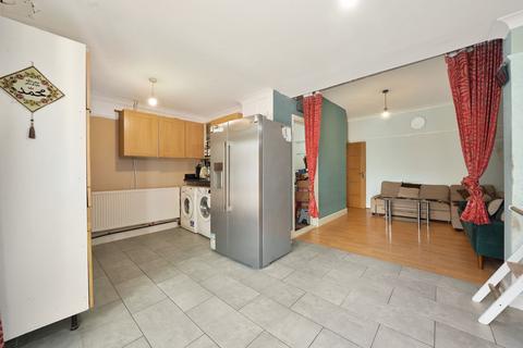 5 bedroom end of terrace house for sale, Gordon Road, Ilford IG1