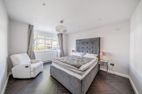 undefined, Sylvia Avenue, Pinner