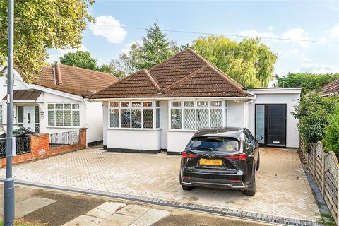 undefined, Sylvia Avenue, Pinner